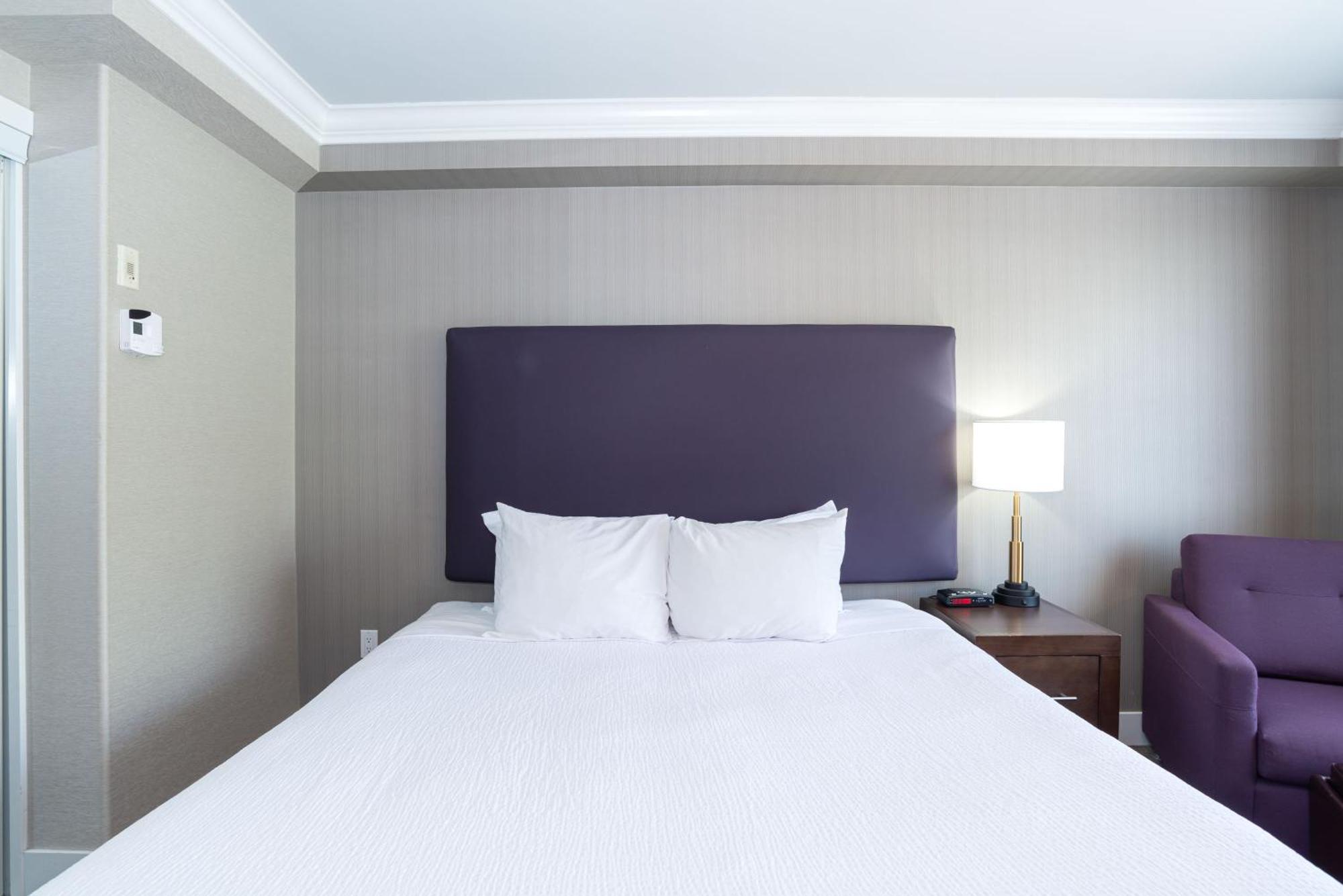Hotel Sandman & South Calgary
